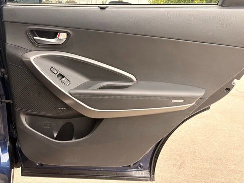 Used 2017 Hyundai Santa Fe Limited FWD image 32