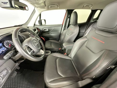 Used 2023 Jeep Renegade Trailhawk w/ Trailhawk Elite Group AWD/4WD image 31