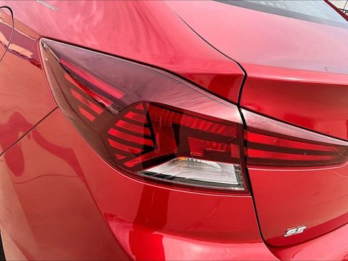 Used 2019 Hyundai Elantra SE image 38