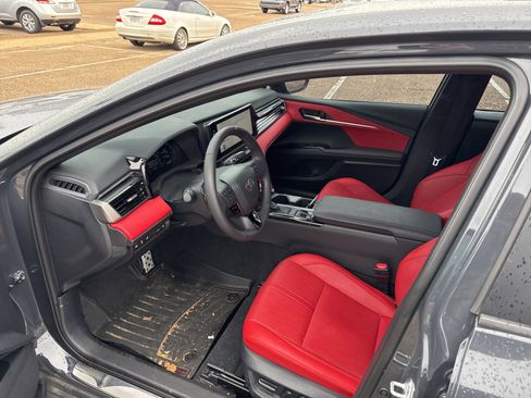 Used 2025 Toyota Camry XSE image 14