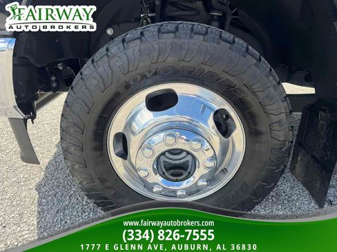 Used 2022 Ford F350 Lariat w/ Lariat Ultimate Package AWD/4WD image 31