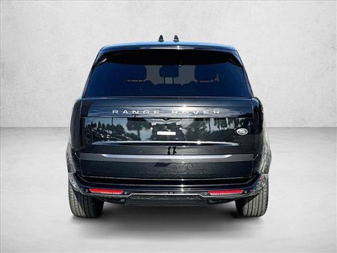 Used 2023 Land Rover Range Rover SE AWD/4WD image 4