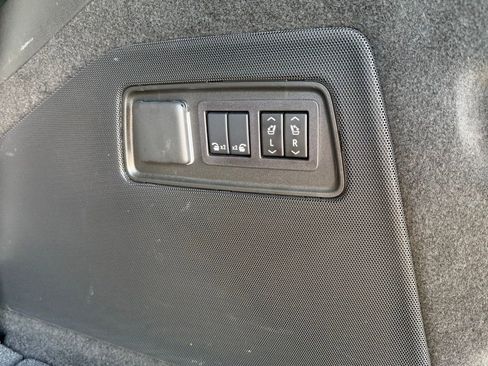 Used 2025 Cadillac Escalade Sport Platinum AWD/4WD image 34