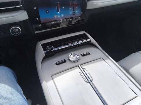 New 2026 Lincoln Navigator L Reserve AWD/4WD image 34