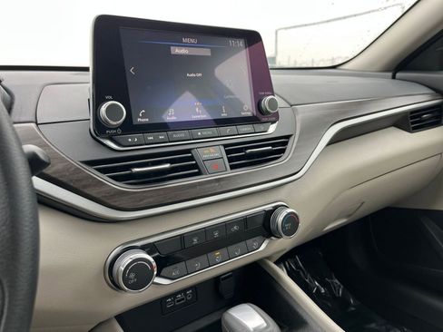 Used 2025 Nissan Altima 2.5 SV image 21