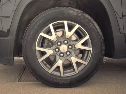 Used 2022 GMC Acadia SLE w/ Driver Convenience Package FWD image 13