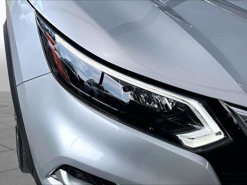 Certified 2022 Nissan Rogue Sport SL w/ Premium Package AWD/4WD image 28