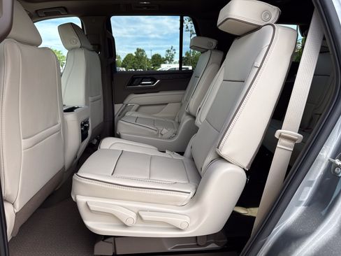 New 2026 GMC Yukon Denali w/ Sun & Power Step Package AWD/4WD image 31