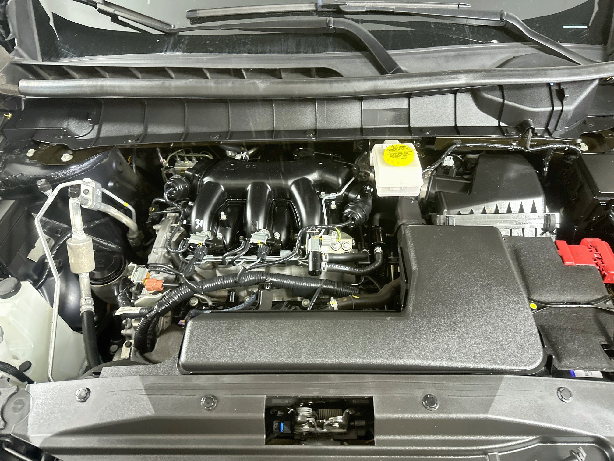 Used 2025 Nissan Pathfinder SV FWD image 34
