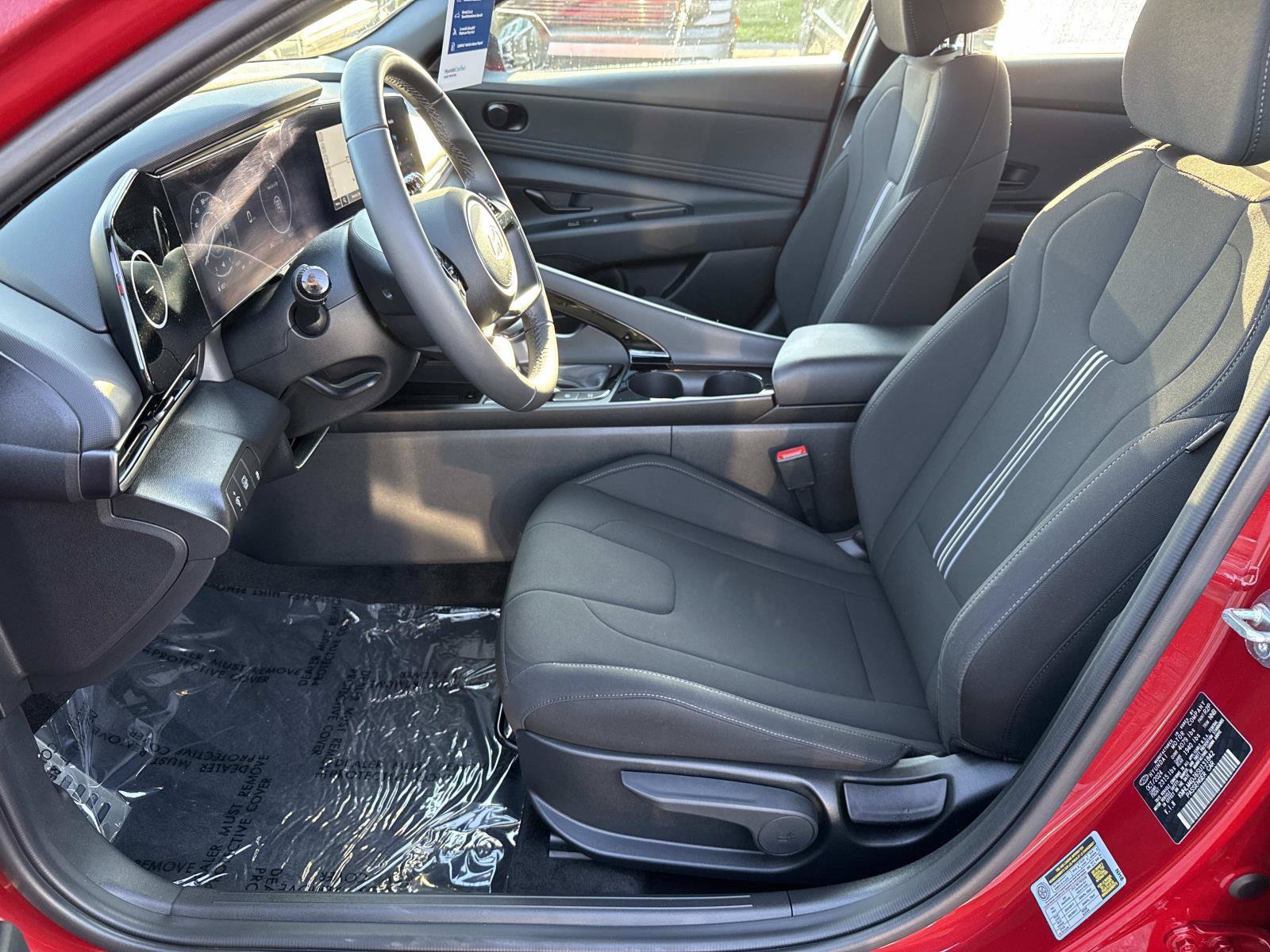 Certified 2025 Hyundai Elantra SEL FWD image 24