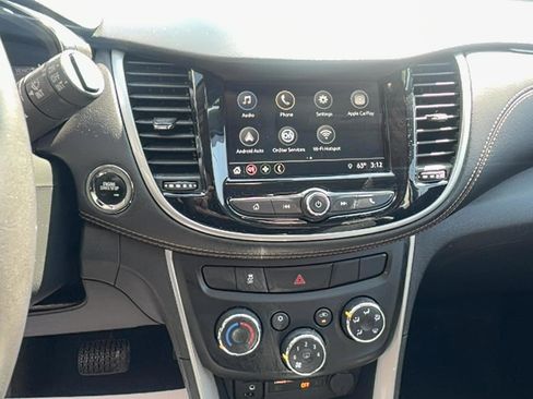 Used 2019 Chevrolet Trax LT w/ LT Convenience Package AWD/4WD image 19