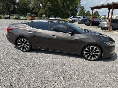 Used 2016 Nissan Maxima SR image 3