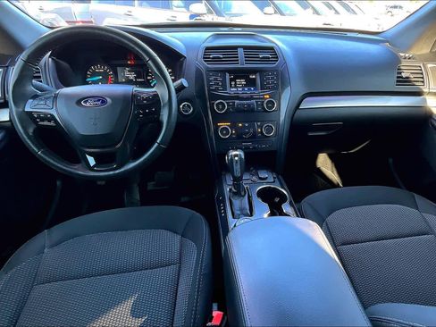 Used 2019 Ford Explorer XLT image 15
