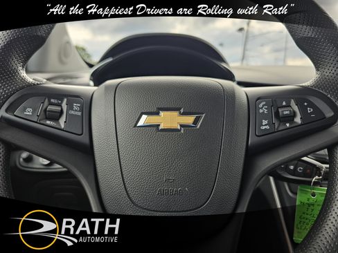 Used 2022 Chevrolet Trax LS w/ Fleet Convenience Package image 12