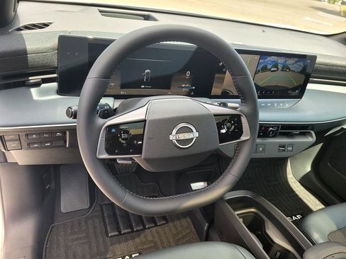 New 2026 Nissan Leaf Platinum+ w/ Cargo Package (Platinum+) FWD image 6