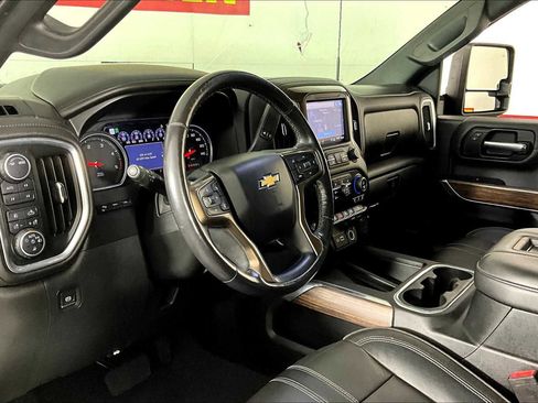 Used 2020 Chevrolet Silverado 2500 High Country w/ Technology Package image 16