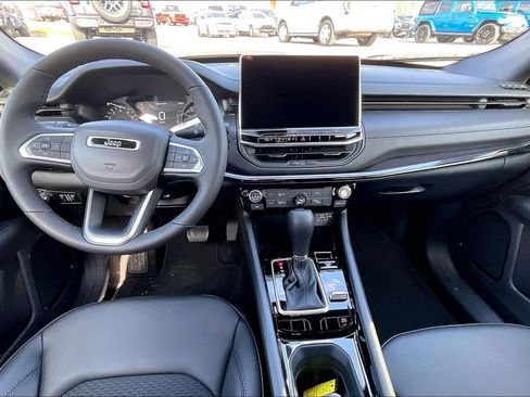 New 2026 Jeep Compass Latitude image 5