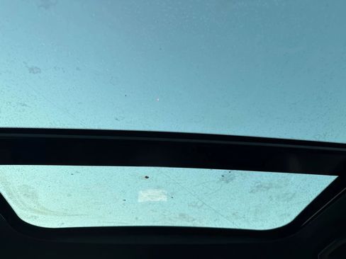 Used 2018 INFINITI QX30 Sport image 31