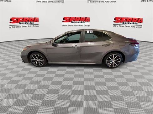 Certified 2021 Toyota Camry SE FWD image 6