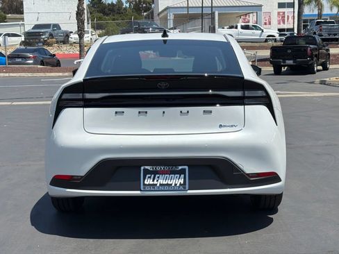 New 2026 Toyota Prius Plug-In Hybrid FWD image 9