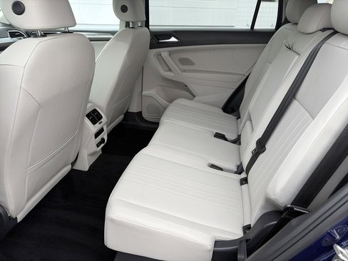 Used 2022 Volkswagen Tiguan SE image 23