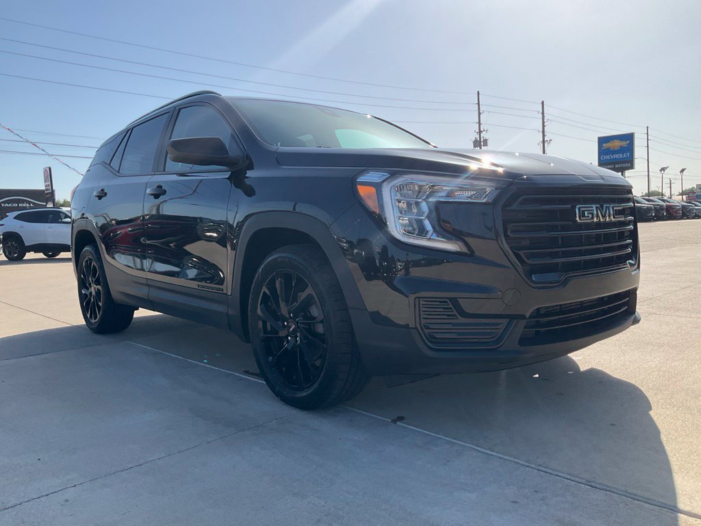 Used 2023 GMC Terrain SLE w/ Driver Convenience Package FWD image 30