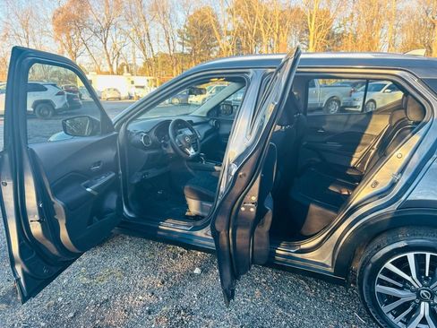Used 2022 Nissan Kicks SV image 17