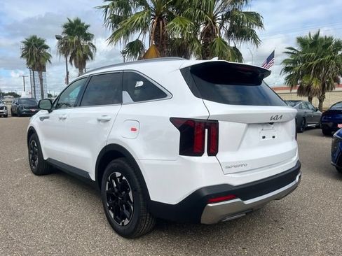 New 2026 Kia Sorento S w/ S Panoramic Sunroof Package FWD image 5