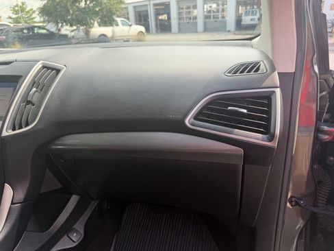 Used 2019 Ford Edge SEL w/ Equipment Group 201A FWD image 33