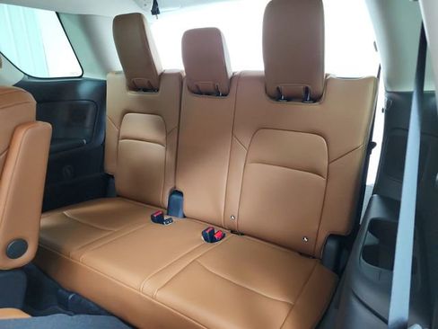 New 2026 Nissan Pathfinder Platinum image 35