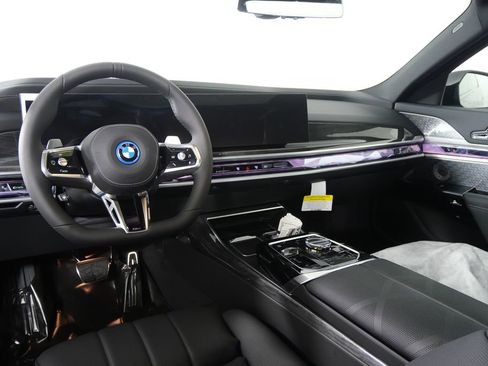 Used 2026 BMW 750e xDrive w/ Executive Package image 19