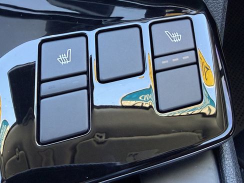 Used 2023 Kia Sportage EX image 25