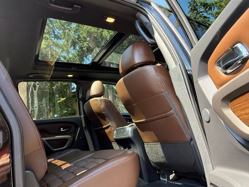 Used 2021 Nissan Titan Platinum Reserve w/ Moonroof Package RWD image 30