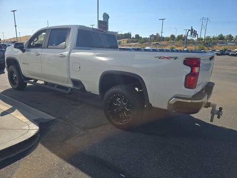 Used 2022 Chevrolet Silverado 2500 LT w/ Convenience Package AWD/4WD image 8