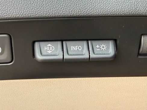 Used 2023 Buick Enclave Avenir w/ Avenir Technology Package AWD/4WD image 47