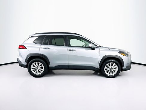 Used 2023 Toyota Corolla Cross LE image 10