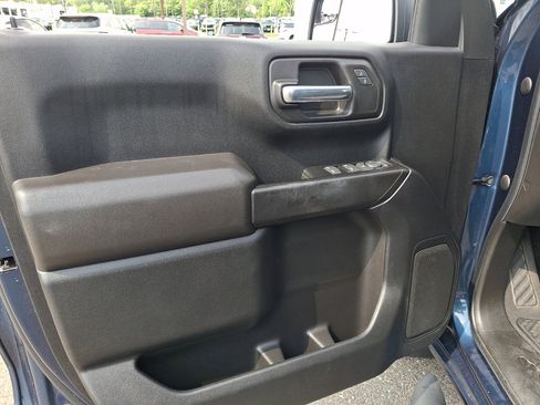 Used 2022 Chevrolet Silverado 1500 Custom AWD/4WD image 22