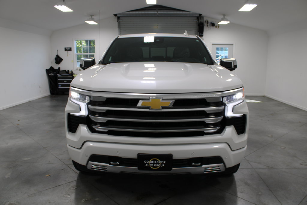 Used 2024 Chevrolet Silverado 1500 High Country AWD/4WD image 3