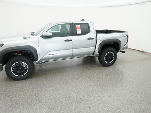 New 2025 Toyota Tacoma TRD Off-Road AWD/4WD image 49