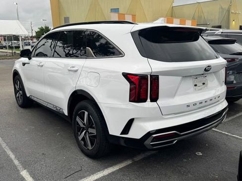 Certified 2021 Kia Sorento S w/ Panoramic Sunroof Package FWD image 4