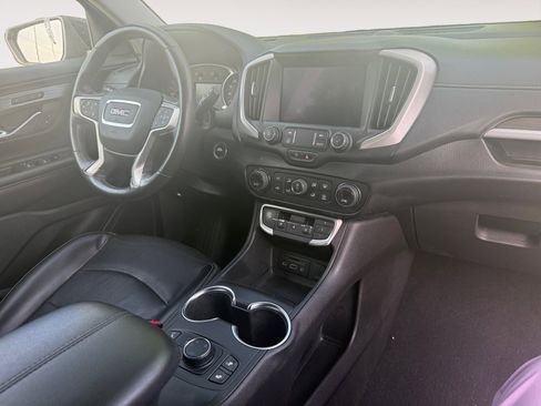 Used 2022 GMC Terrain SLT AWD/4WD image 8