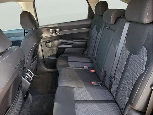 Used 2021 Kia Sorento LX image 13