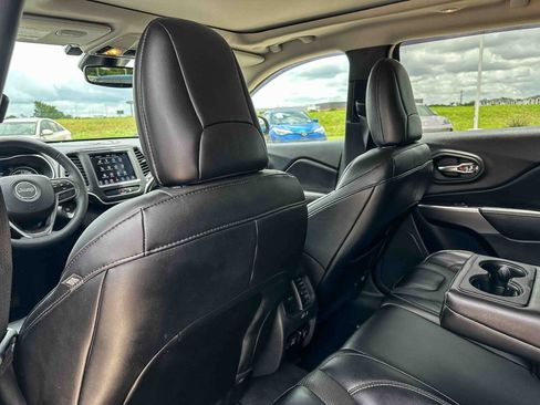 Used 2022 Jeep Cherokee Latitude Lux w/ Sun & Sound Group FWD image 18