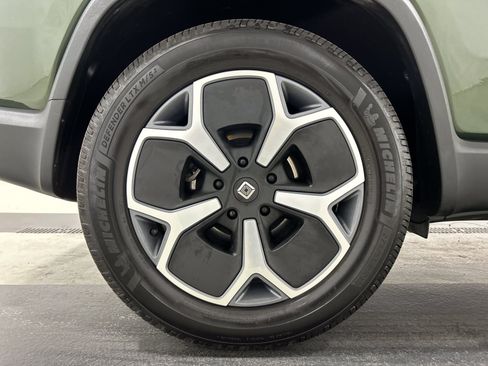 Used 2024 Rivian R1S Adventure AWD/4WD image 12