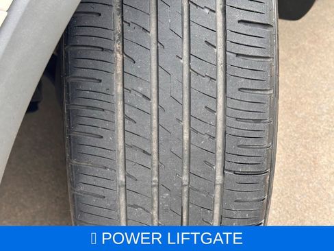 Used 2019 Lincoln MKC Select w/ Select Plus Package image 3