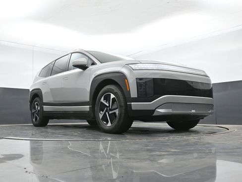 New 2026 Hyundai Ioniq 9 SE image 16