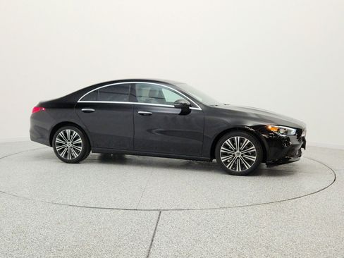 Used 2023 Mercedes-Benz CLA 250 image 4