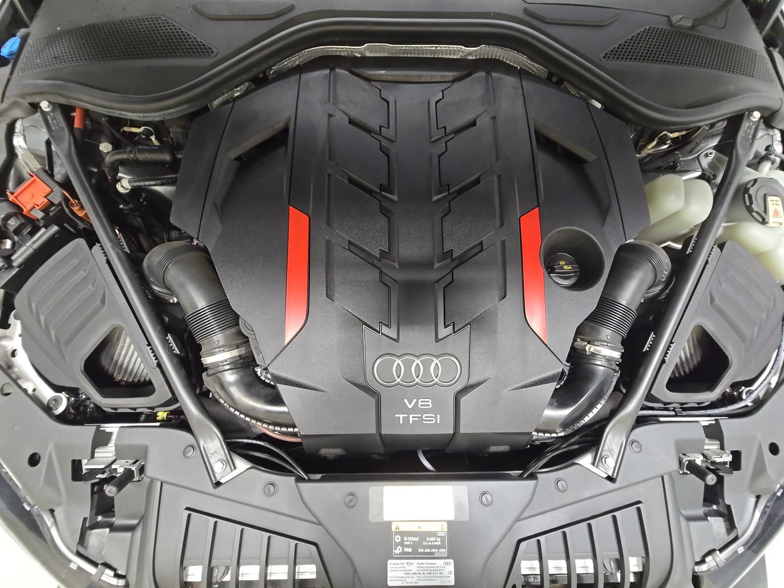 Used 2023 Audi S8 AWD/4WD image 16
