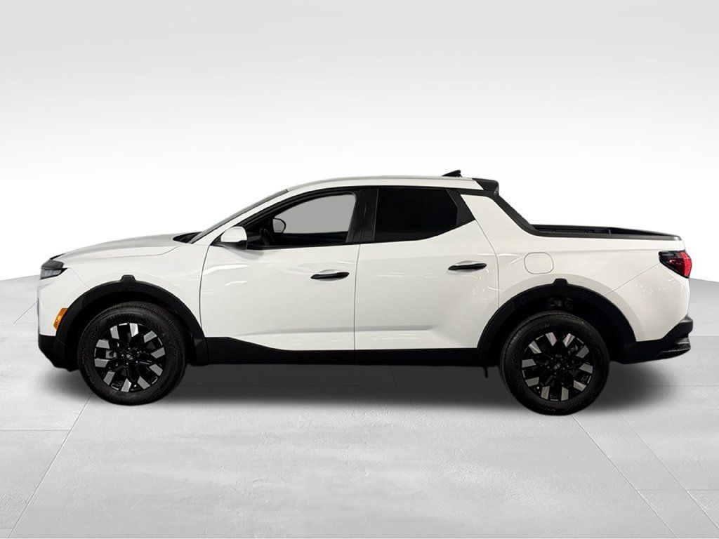Used 2025 Hyundai Santa Cruz SE AWD/4WD image 10