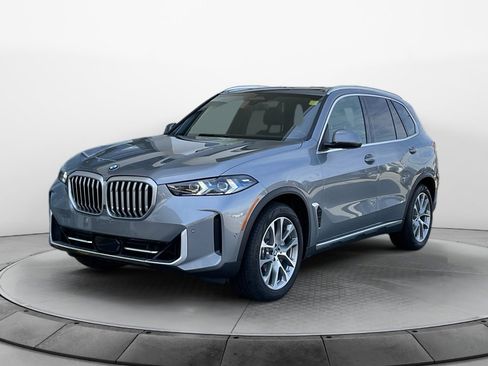 Certified 2024 BMW X5 xDrive40i w/ Premium Package AWD/4WD image 3